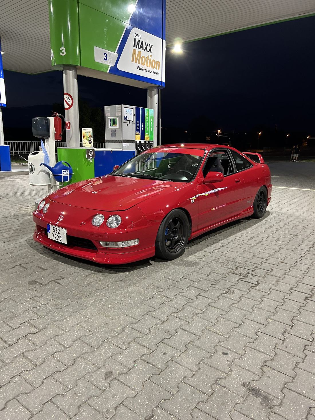 Honda Integra Type R s OEM+ prahy - přední pohled